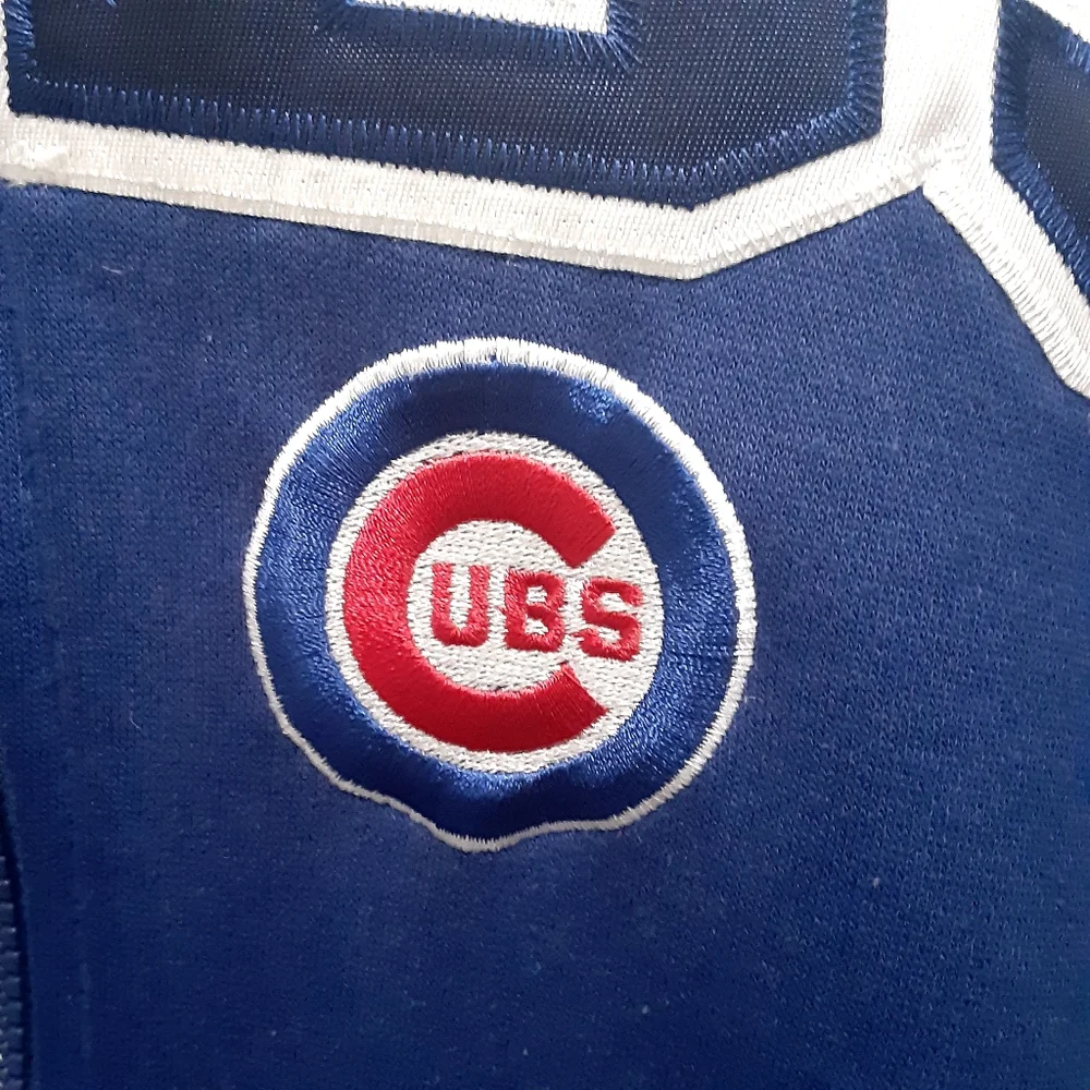 Antigua chicago cubs Hoodie. Size Large. Blue color